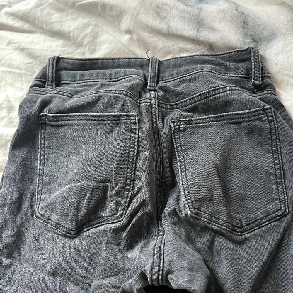 Jeans från Cubus säljer då de är för små för mig! ❤️. Jeans & Byxor.