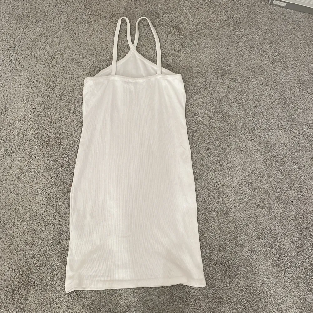 Hej säljer denna klänningen ifrån lager 157 aldrig använd den är som ny i storlek S köpte denna för 150 kr men den finns inte längre att köpa ❤️. Klänningar.