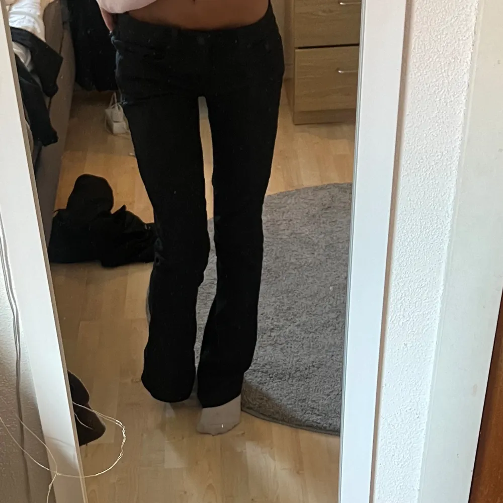 Säljer ltb jeans aldrig använda bara vikta inne i garderoben o inte kommit till användning💞 så nyskick kom privat för fler bilder eller funderingar . Jeans & Byxor.