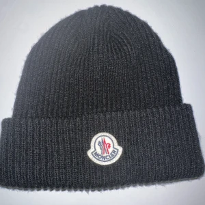Moncler Mössa - Moncler Mössa för bra pris👍