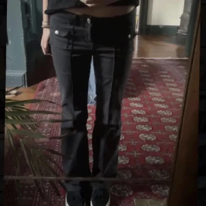 Hm Cargo jens - INTRESSEKOLL på mina super trendiga hm jeans köpte här på plik💘💋 storlek 36(S) inga defekter💘 säljer för 400 