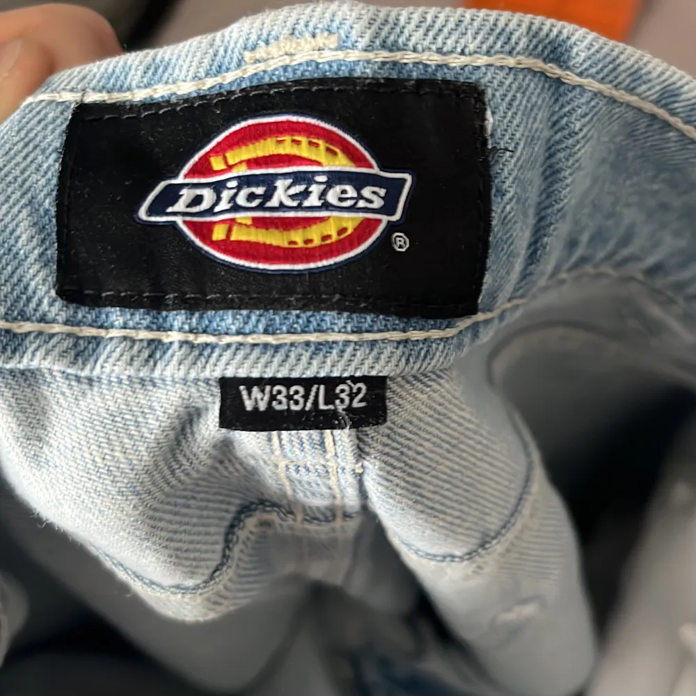 Storlek W33 L32 jeans från dickies. Har använt sparsamt. PRIS KAN DISKUTERAS. Skriv om ni har frågor😇. Jeans & Byxor.