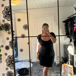 Bikbok klänning - Klänning från Bikbok, aldrig använd-lappen finns kvar.  Storlek XL nypris 399- säljer för 200+ frakt🌸