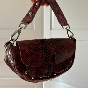 Unlimit väska - Väska från Unlimit, mycket gott skick och har bra fack💞💓