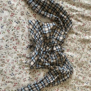 Blus - En långärmad randig blus som new yoker. I mycket bra skick. 