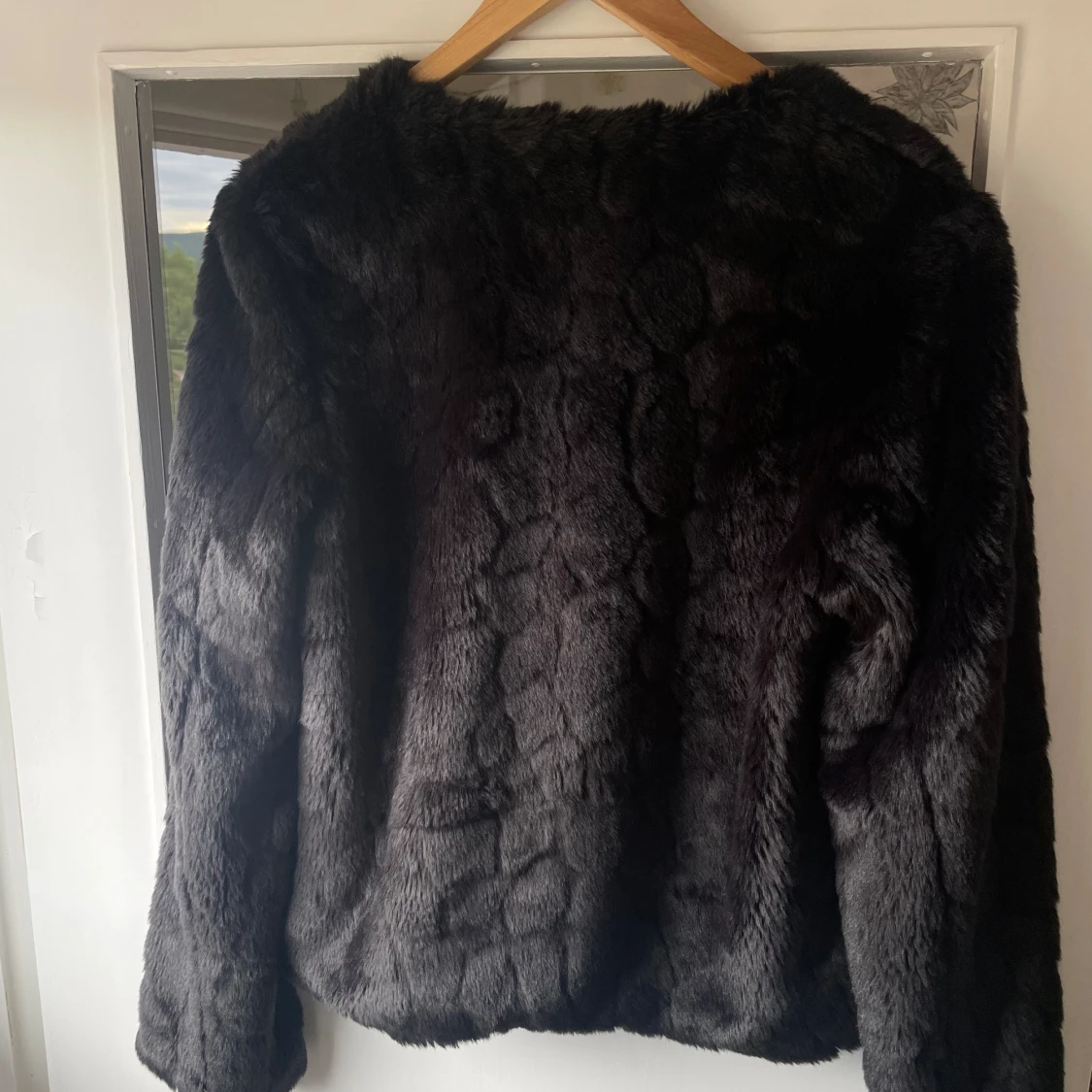 Dea Axelsson - fluffig jacka  - 90