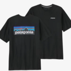 Det är min t-shirt som är i storlek M… den är för stor för mig.. i jätte bra skick  - Den är i bra skick och den har storlek M 