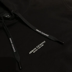 Armani Exchange tröja - Säljer min Armani Exhange tröja, den är använd bara ett fåtal gånger och produkten kommer i väldigt bra skick. Om man vill ha fler bilder så är det bara att skriva så fixar jag det. Priset kan diskuteras vid snabb affär 