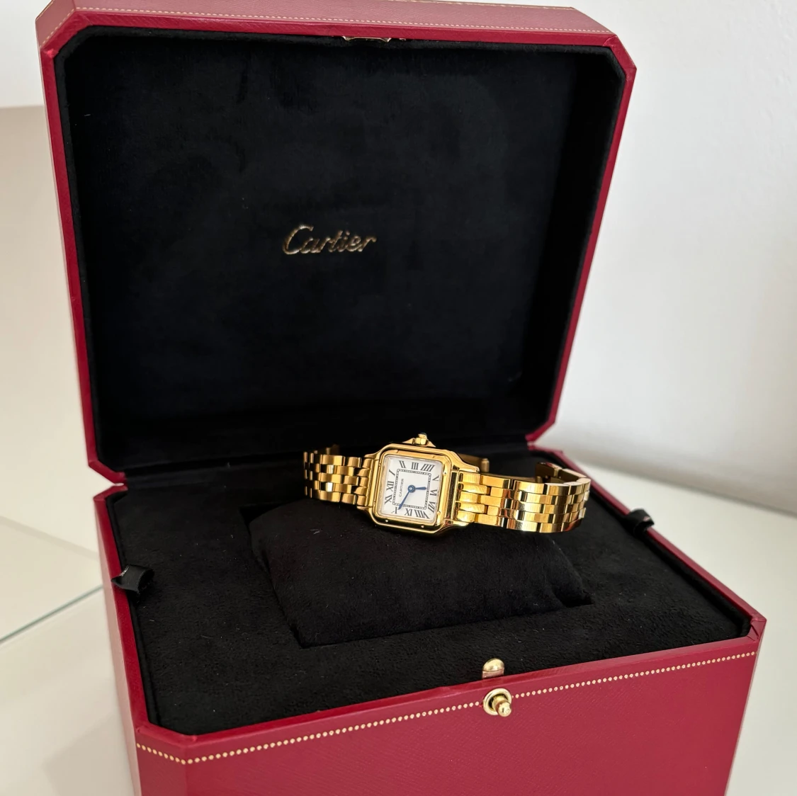 C GOLDPLATED WATCH