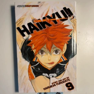 haikyuu manga bok 9 - på engelska, aldrig läst och ny 🤍 den har bara stått i min bokhylla!! för fler bilder eller några frågor skicka ett meddelande 💞💞