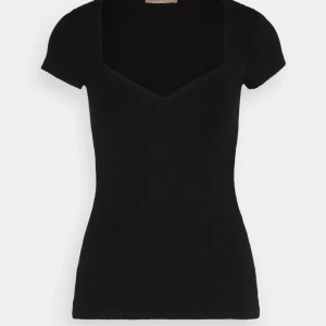 Anna field tröja - Säljer denna anna field tröja pga att den inte kommer till användning längre, inte alls använd typ och köpt i julas för 190kr 💞💞fortfarande i super bra skick. säljer nu för 100 pårgrund av att den är i jättebra skick men pris kan diskuteras. 