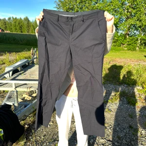 Kostymbyxor  - Använd 1 gång, bra skick