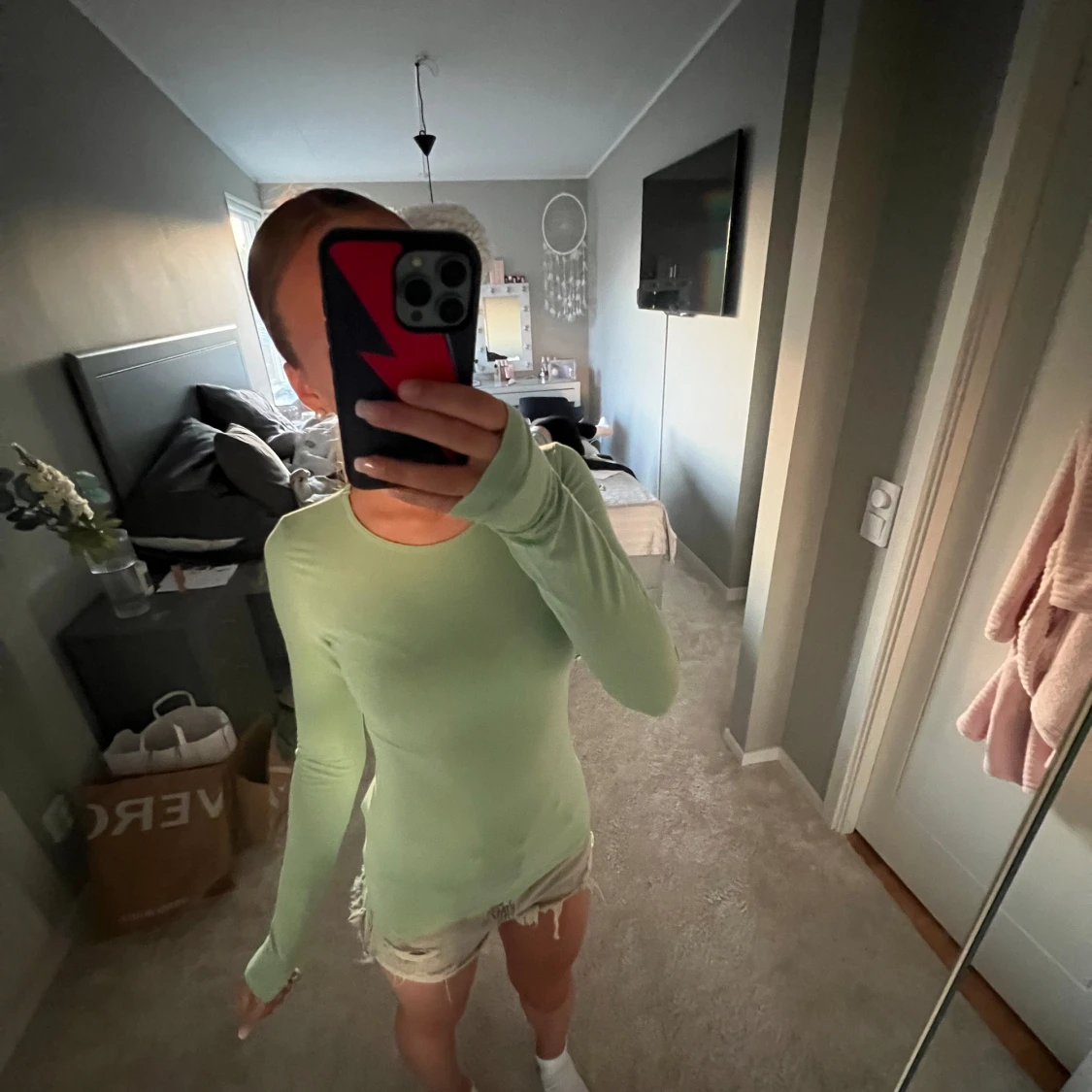 grön långärmad tröja