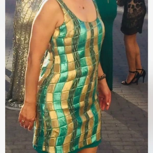 Fest Klänning - Nytt sick