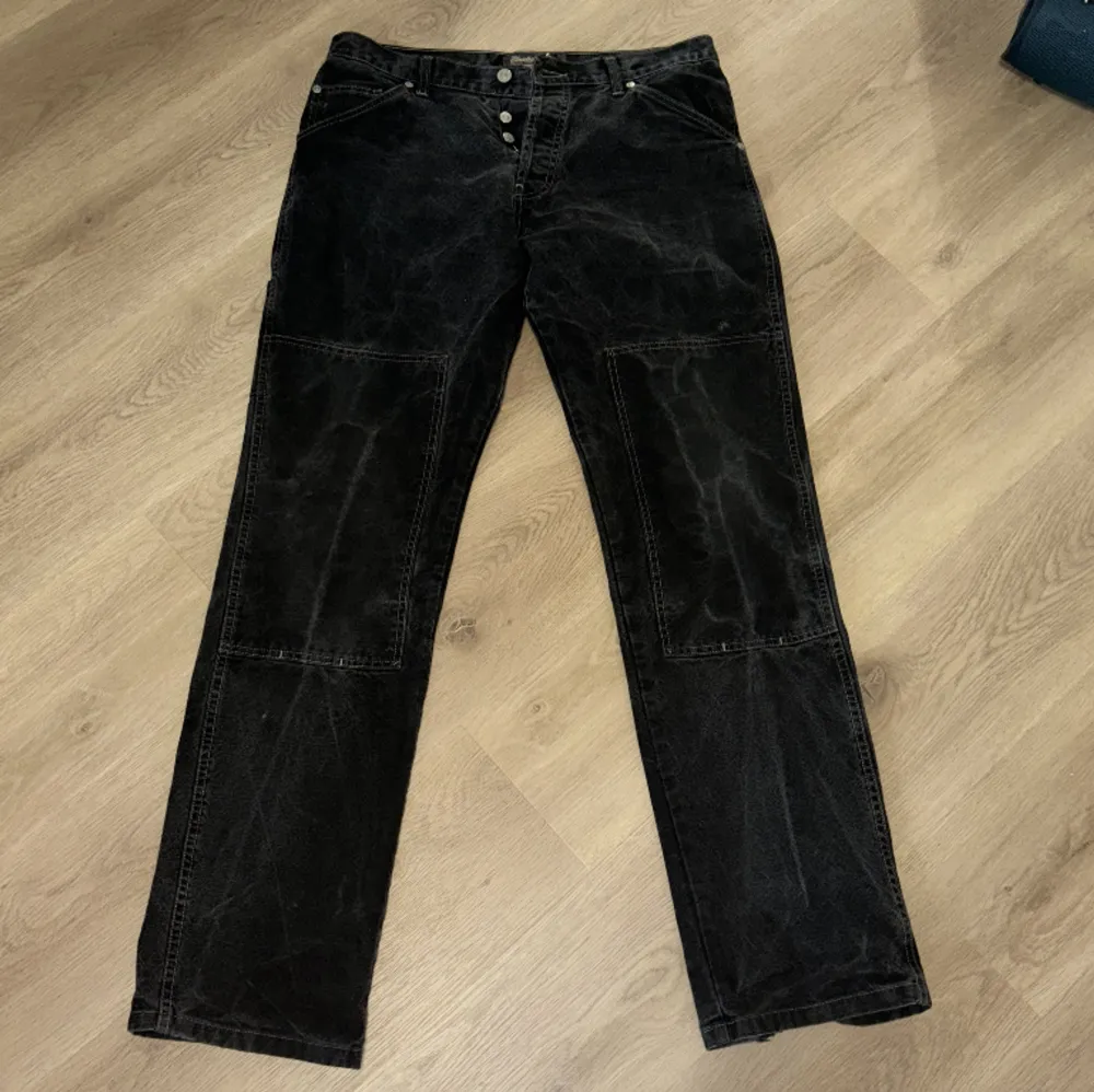 W32 L34. Har använt dessa i 5 år nu, de har fått galet nice fade. De ser ut som carhartt byxor och sitter fett nice.. Jeans & Byxor.