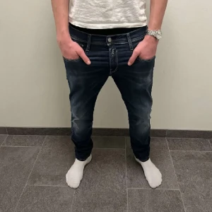 Reaplay jeans - Tjena! Säljer nu dessa fetta reaplay jeans|sick:9/10|Model:anbass. Ny Pris 1800sek, pris kan diskuteras vid snabb affär. Tveka inte på att höra av dig😊