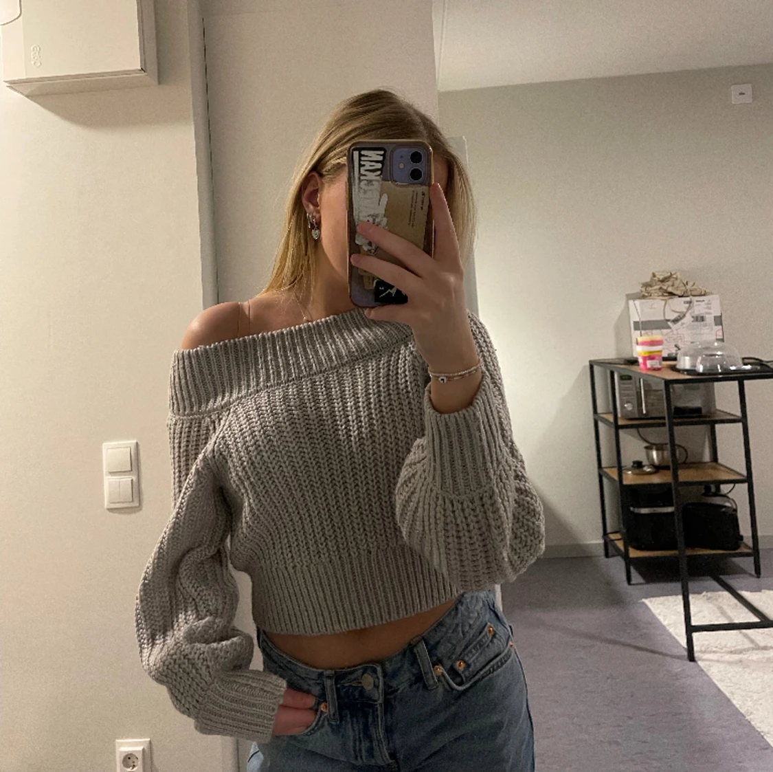 Off shoulder stickad tröja