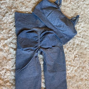 Tränings sett! 🩵 - Super fint tränings sett med scrunch i rumpan! Sitter bra på och inlägg medkommer! 💙 Sparsamt använd så bra kvalite! 💙