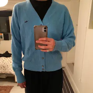 Ascool ljusblå Lacoste tröja/cardigan