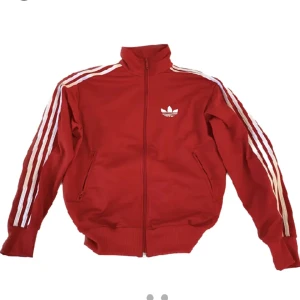 Adidas - Så najs! ! Skriv om pris, köper du mer så kan vi fixa nåt:)