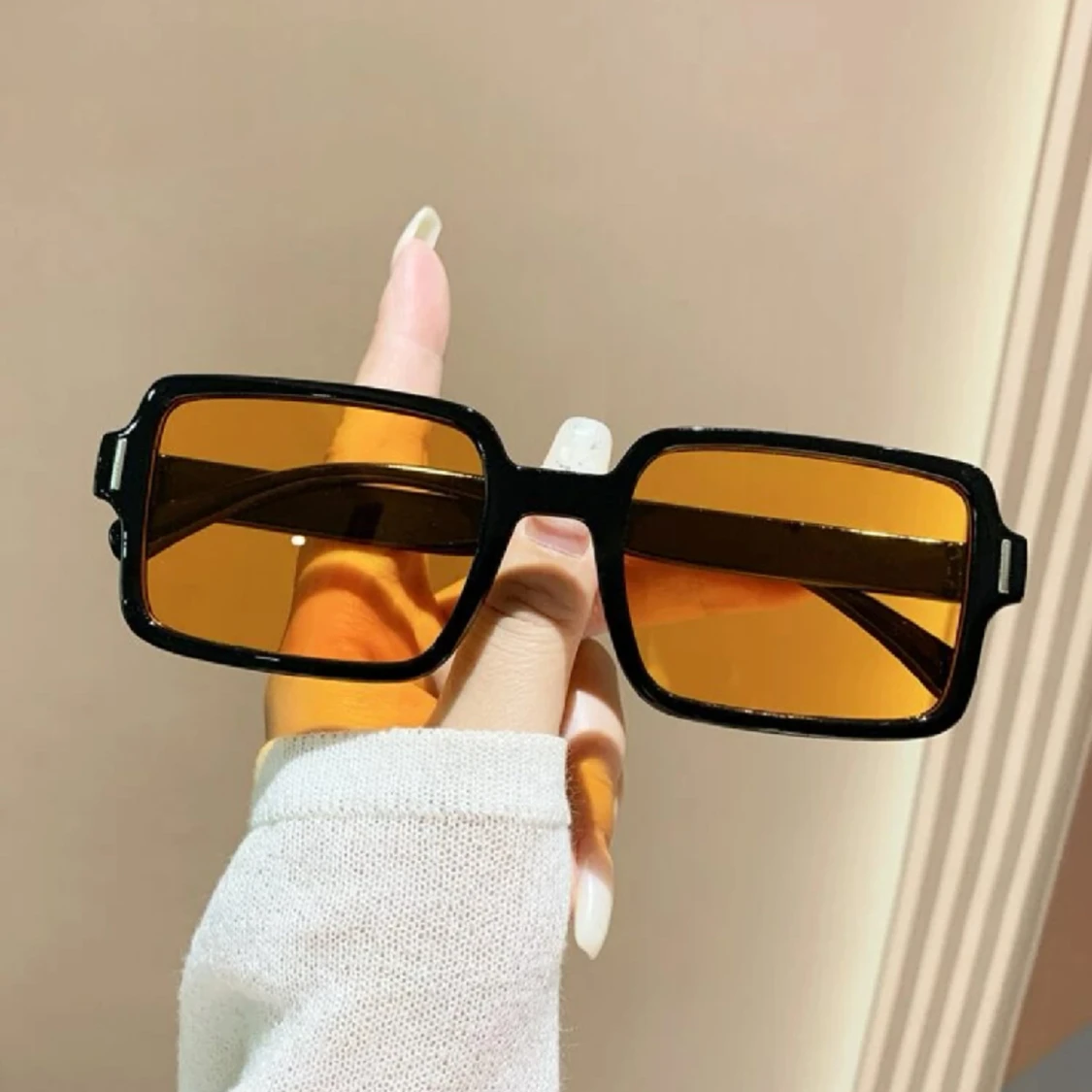 Nya solglasögon  - 91