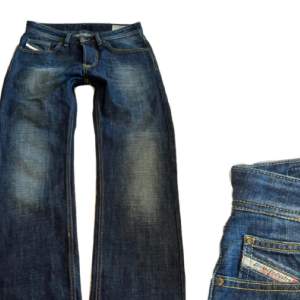 Snygga vintage diesel jeans, nyss köpt för 300 men dem är för små och korta för mig. 