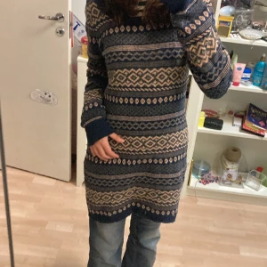 Fairy grunge  - Jätte fin fairy grunge vibe tröja\klänning . Har aldrig använt har till och med kvar en liten lapp Det står storlek M men skulle mer säga en S. Jätte fint värmande material