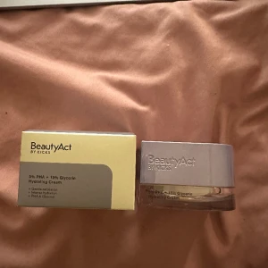 Beauty act  - Oöppnad 5% PHA hydrating cream 