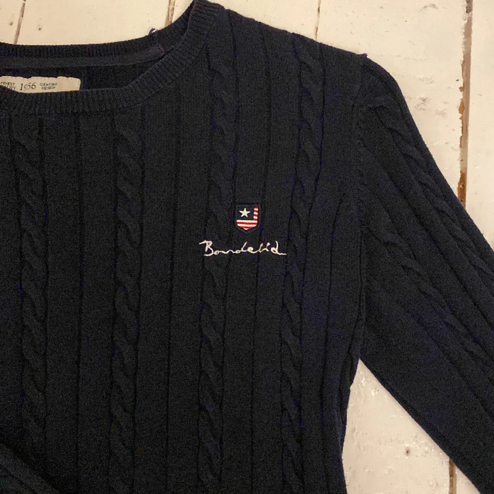 Säljer denna superfina och sköna långärmade tröja från Bondelid då den inte kommer till användning längre!💕 Den är precis som ny och har inga defekter😇 Nypris, ca 600kr. Tröjor & Koftor.