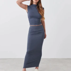 Soft touch - Säljer detta fina set från Gina i storlek xs på toppen och s på kjolen💞