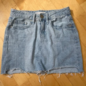 Jeanskjol  - Jeanskjol från Cubus. Mycket bra skick!