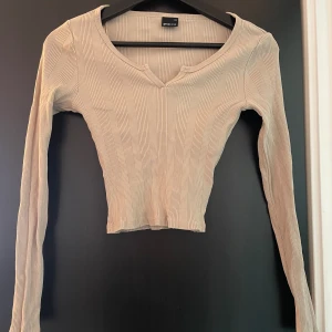 Gina tricot tröja - Tröja från Gina tricot fint begagnat skick 