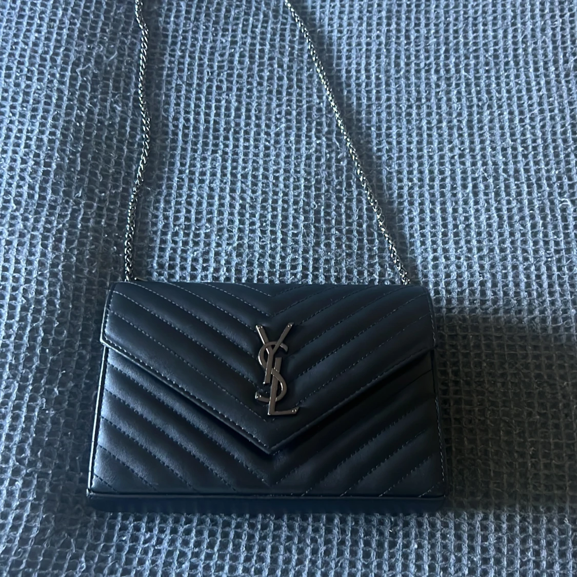 YSL väska säljs - 90