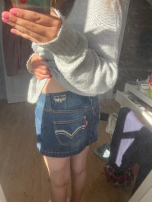 Mini jeans kjol - Lågmidjad mini jeans kjol från Levis🥰