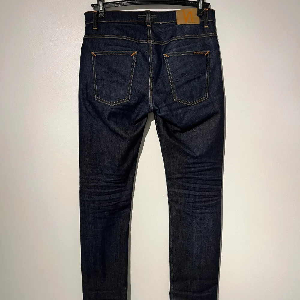 Tja, vi säljer ett par riktigt feta jeans från nudie, modellen är Grim Tim och är i storleken W 33 och L 34 (9/10 skick). Jeans & Byxor.