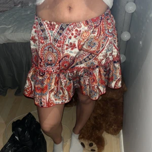 Mönstrad kjol - Kommer inte till användning 