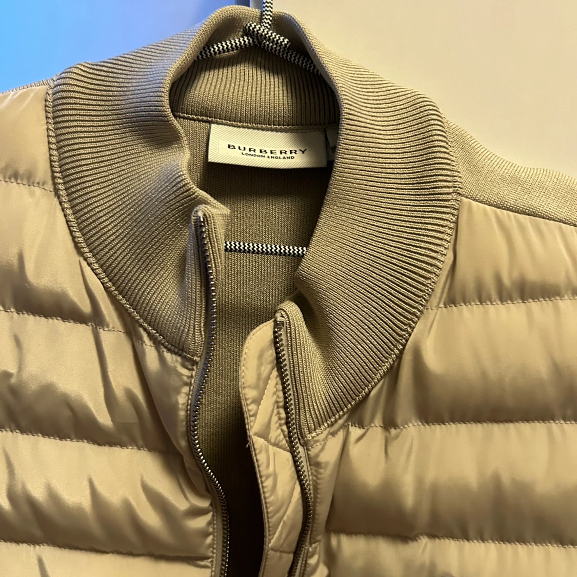 Burberry väst  - 90