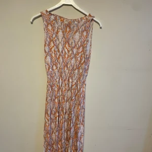 Sommarklänning  - Fin sommarklänning från Jsay. 