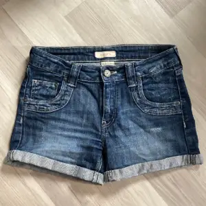  Jätte fina lågmidjade blå jeans shorts 🌸💗 perfekta till sommaren!