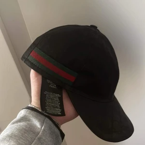 Gucci keps - Gucci keps storlek m