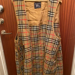 En Burberrys väst - En brun Burberrys väst 