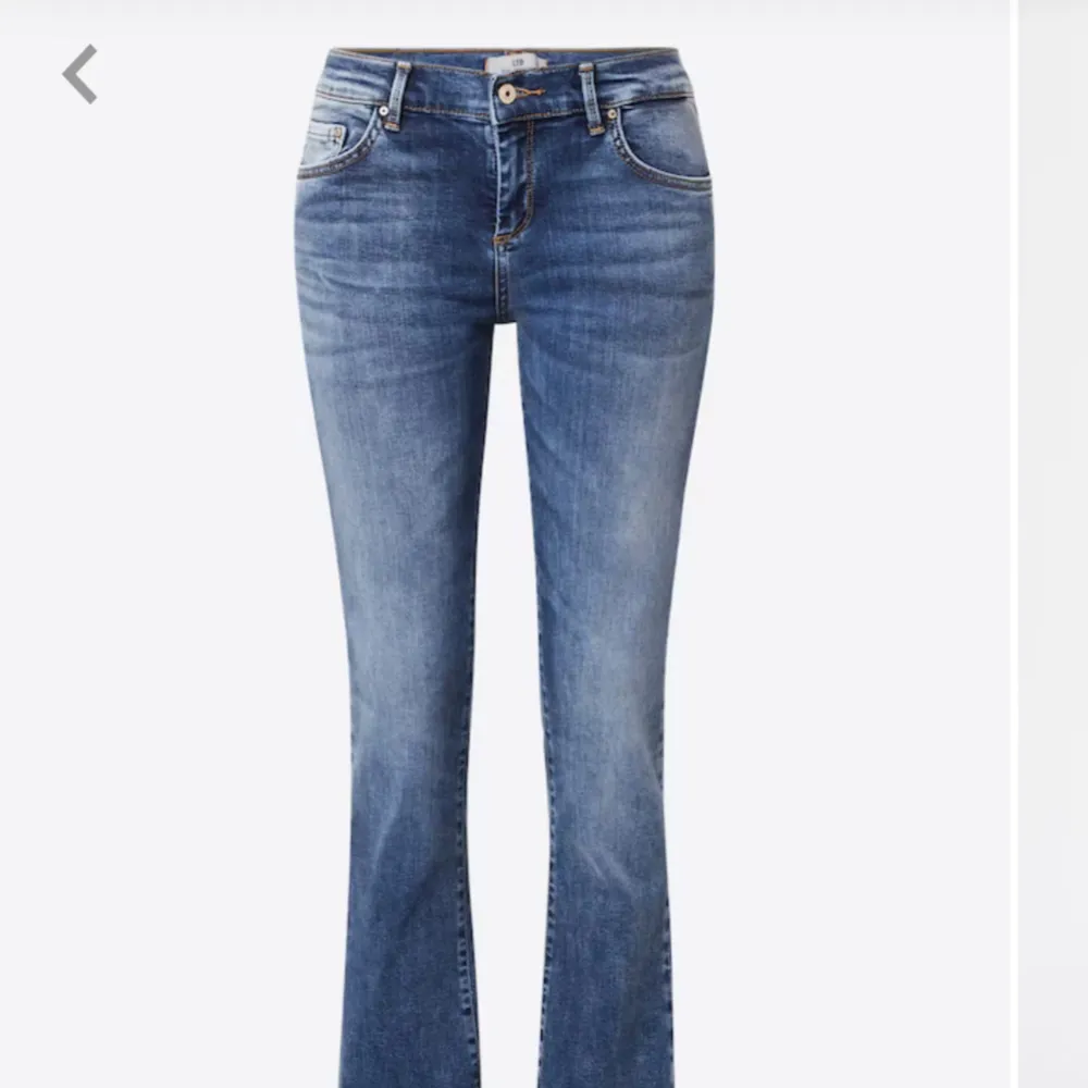 Säljer nu dessa sjukt snygga LTB jeansen i modellen Fallon, ljusblå färg och väldigt fint skick!! Helt slutsålda. Bara att skriva vid frågor!❤️. Jeans & Byxor.