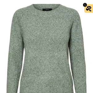 Stickad tröja  - Säljer denna stickade tröja från Vera Moda som knappt andvändts. Den är i storlek S