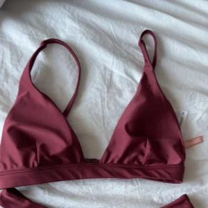 Bikini sett - En fin bikini som aldrig kommit till användning 😊toppen stl S, underdelen Xs💕