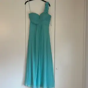 Jättefin blå balklänning!