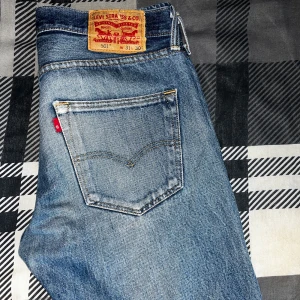 Levis 501 Jeans - Säljer mina 501or pga att dem är för små dem är i väldigt bra skick!
