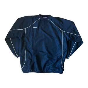 Vintage Umbro Windbreaker - Riktigt fet vintage umbro windbreaker i storlek XL