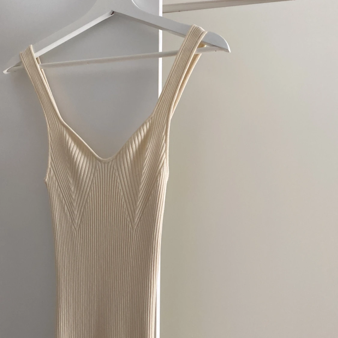 Lång beige klänning