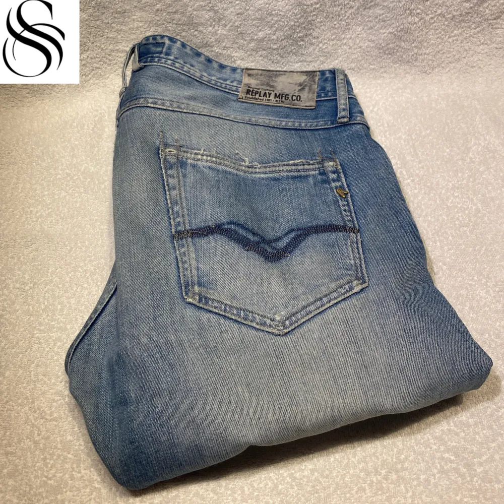 Replay jeans i snygg tvätt | Storlek: W33 / L32 - Nypris: 1500kr - Vårt pris: 549kr - Vid frågor ”kontakta” . Jeans & Byxor.