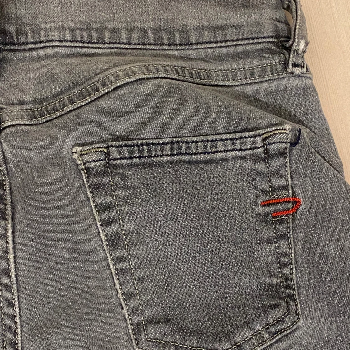 Gråa Diesel jeans - 92